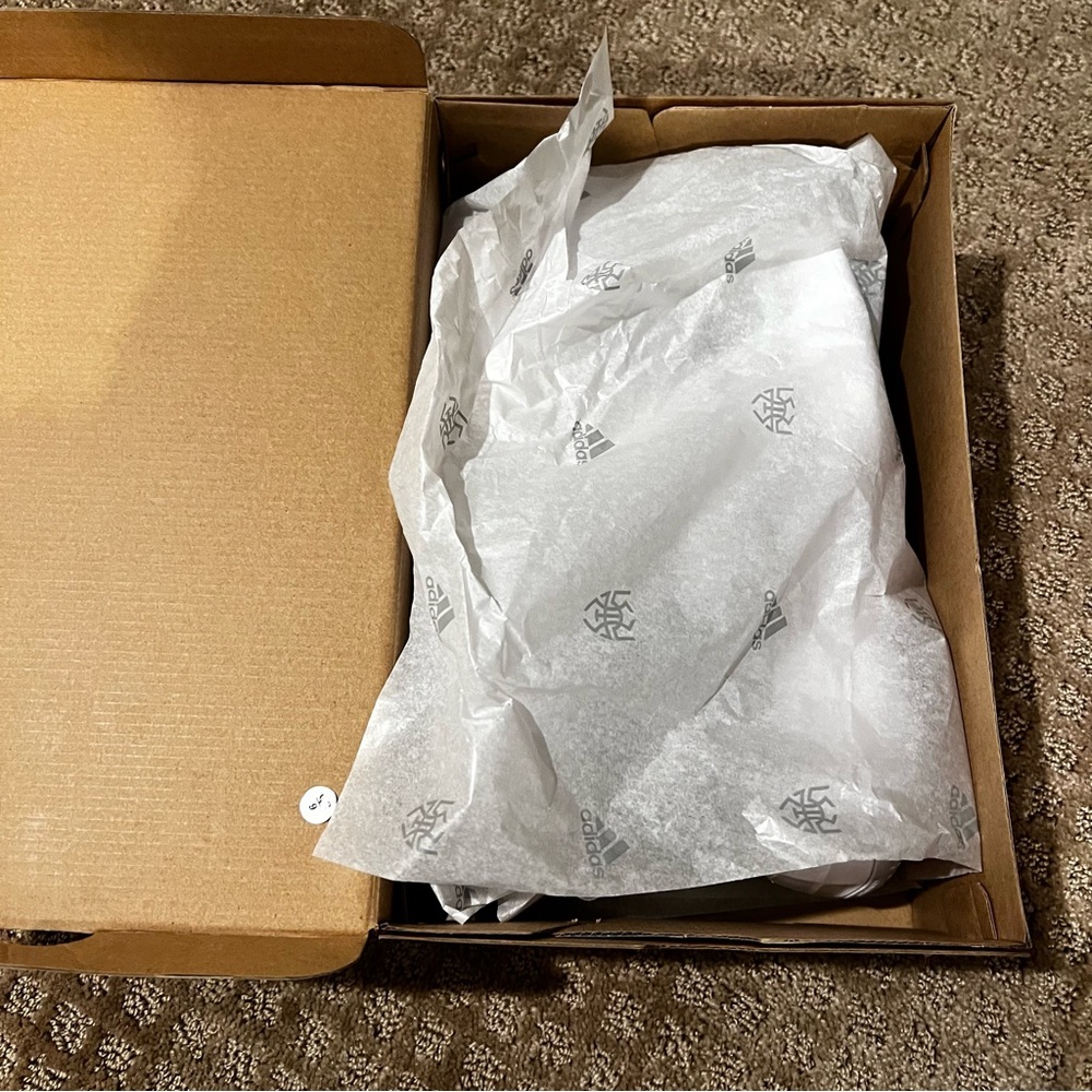 NIB RARE Adidas | D.O.N. Issue #3 basketball shoes - Picture 6 of 6